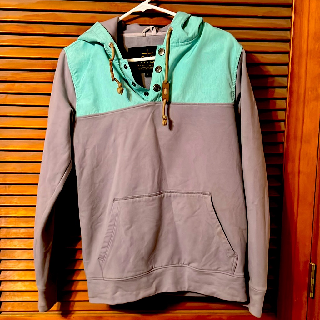 Sts Pullover Size Small